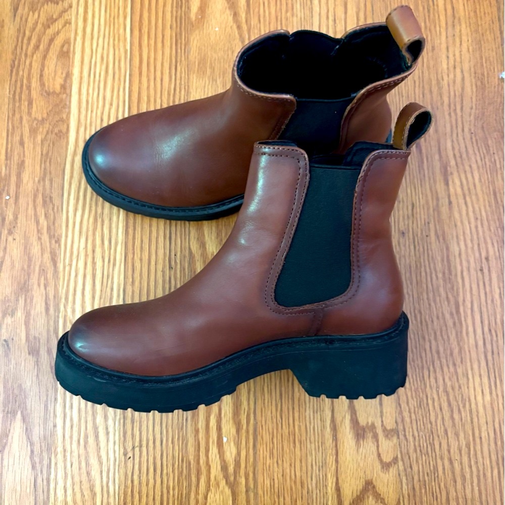 Steve Madden Brown Chelsea Boots